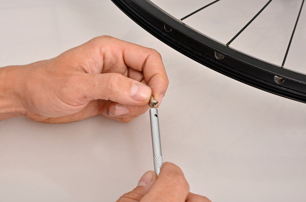 Unior Nipple Loading Tool